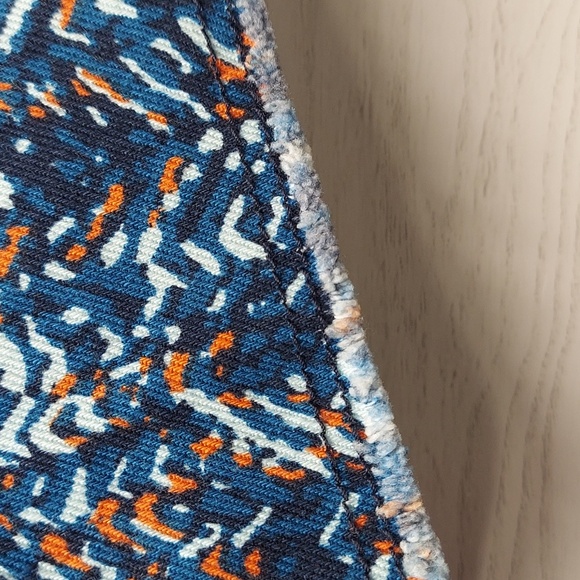 Levi's Size 8 Western Print Denim Mini Shorts Raw Hem - Picture 7 of 9